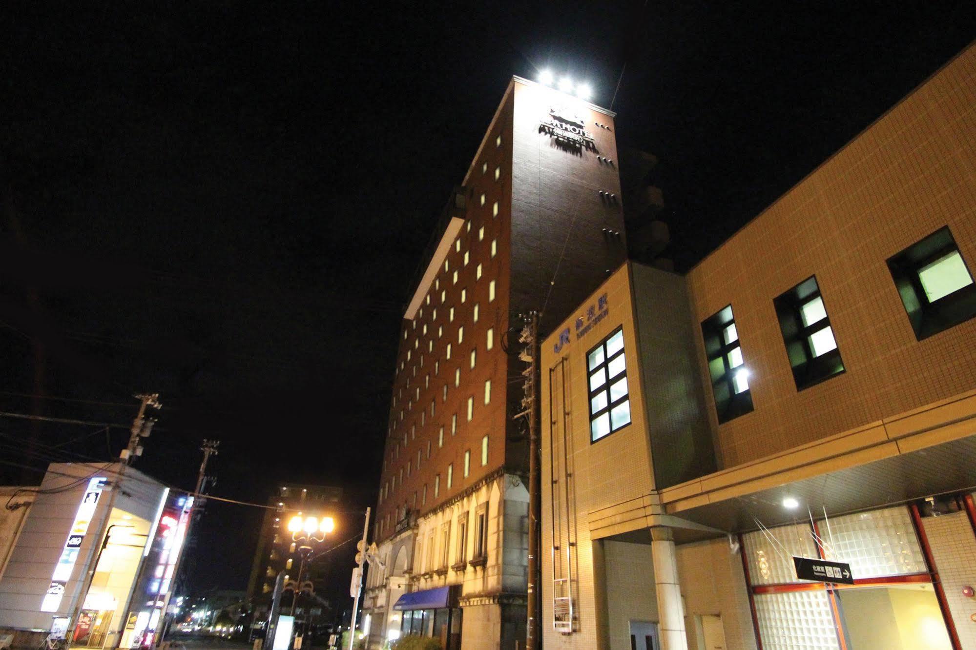 Apa Hotel Tonami-Ekimae Exterior photo